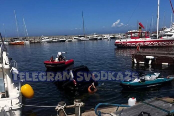 neveroyatnaya istoriya ivana i ego u yahtkluba sem futov-pux-su-175321023000-0