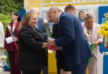 Нижняя Салда под руководством Андрея Матвеева празднует юбилей с концертом группы На-На nizhnyaya salda pod rukovodstvom andreya matveeva prazdnuet yubilej s konczertom gruppy nana-pux-su-175291471700-0