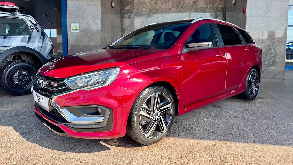 Огненная премьера Lada Vesta Sport от АвтоВАЗа в Тольятти!-0