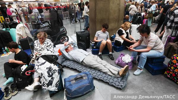 Авиаэксперт оценил убытки авиакомпаний из-за сбоев в расписании