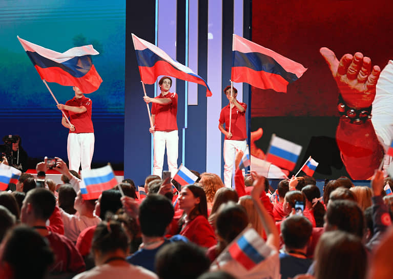 Орлов, Лантратова и Чернышов говорят о прорыве в Госдуме РДДМ «Движение первых»-0