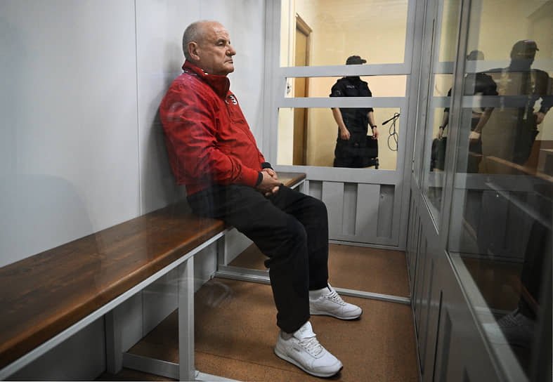 Бывший заместитель министра обороны России, генерал армии Павел Попов во время заседания суда