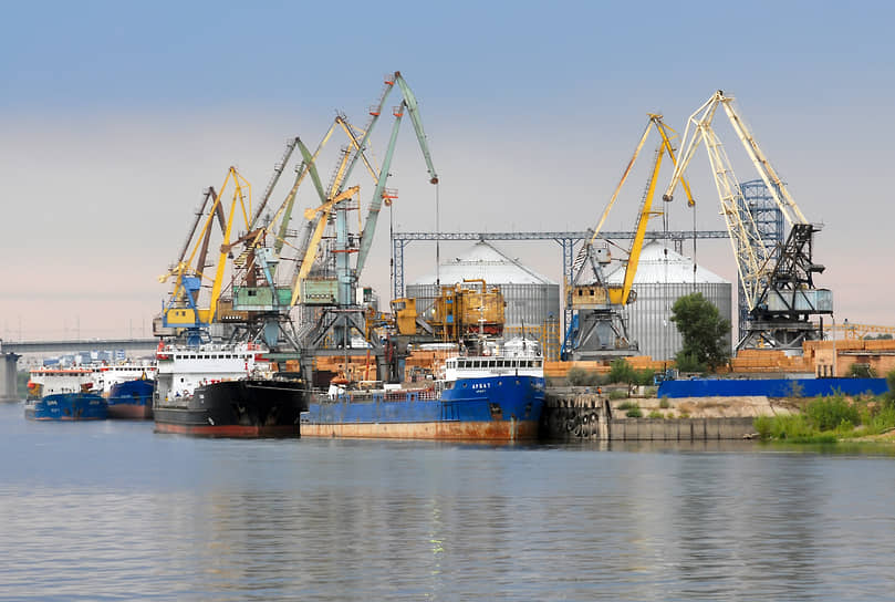 Астраханский порт