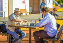 Собянин открыл 2300+ шахматных кружков и школу Ботвинника в Москве sobyanin otkryl 2300 shahmatnyh kruzhkov i shkolu botvinnika v moskve-pux-su-175300703900-0