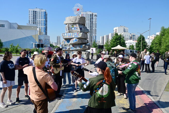 Современные правила работы школьников летом устанавливает закон № 63-ФЗ-0