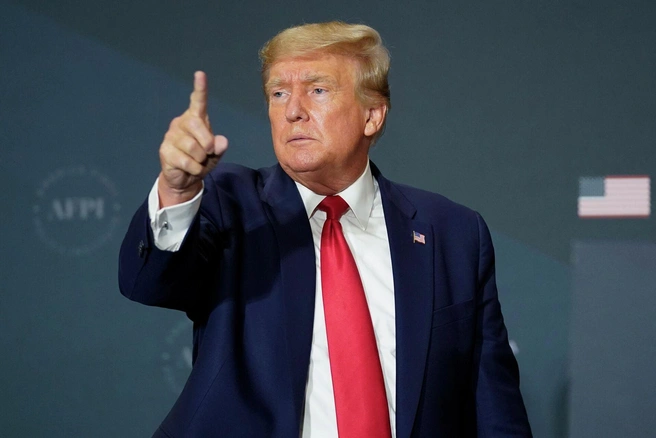 Если страны не придут к соглашению, Трамп намерен ввести стопроцентные санкции в отношении РФ | Источник: Andrew Harnik / AP Photo