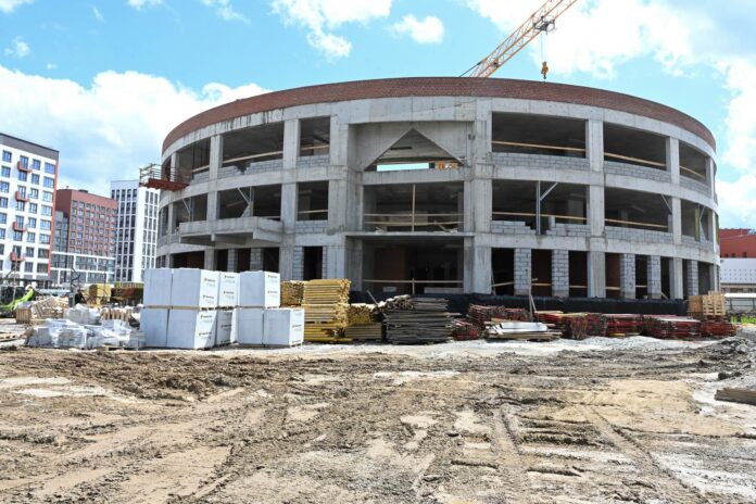 В Екатеринбурге начался новый этап строительства детского сада под кураторством Паслера и Сурганова-0