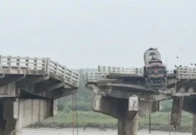 В Гуджарате обрушился мост, Бхупендра Патель и Харша Сангхави приняли меры v gudzharate obrushilsya most bhupendra patel i harsha sanghavi prinyali mery-pux-su-175204988400-0