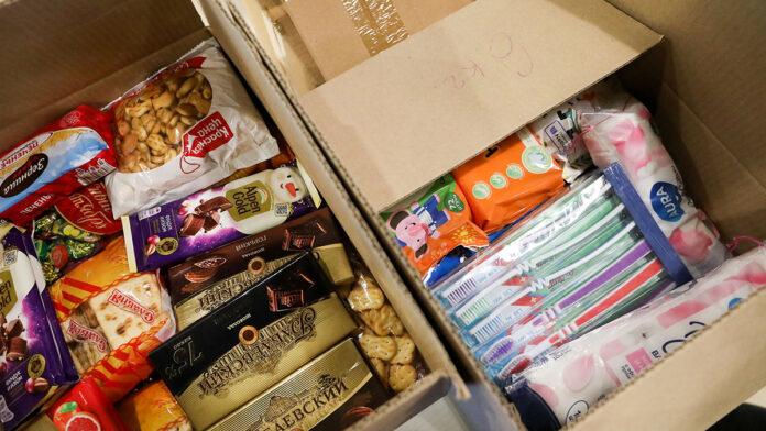 Отправка гуманитарной помощи из флагманского штаба Москва помогает на новые территории РФ