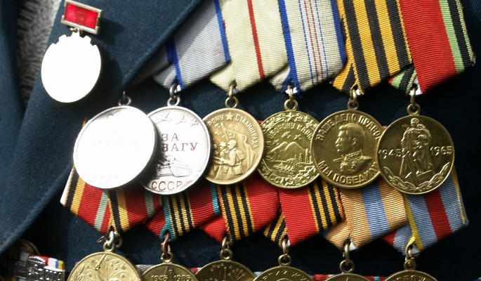 Бритье ног и армейские платья: Как Великая Отечественная война изменила стиль советских женщин