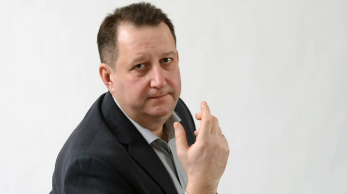 vladimir zelenskij i denis shmygal obsuzhdayut doverie v epohu trampa-pux-su-175311303300-0