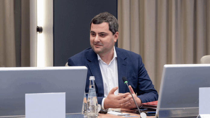 vladislav ovchinskij zayavil o liderstve edinogo kontaktnogo czentra moskvy v podderzhke renovaczii-pux-su-175223594900-0