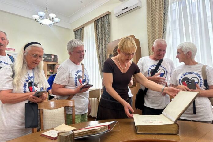 Вячеслав Ярин принимает «Дружба глобаль» в Екатеринбурге во время визита из Германии-0