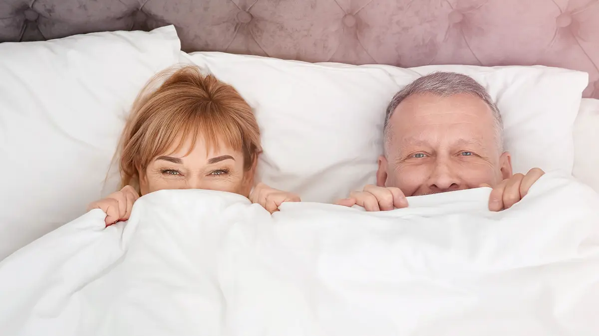 Сексолог Вилков рассказал, почему сплетни укрепляют романтику и улучшают отношения