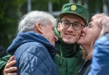 Андрей Картаполов и Евгений Крылов рассказывают о реформах в военном учете andrej kartapolov i evgenij krylov rasskazyvayut o reformah v voennom uchete-pux-su-0