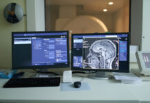 Аппарат магнитно-резонансной томографии из диспетчерской