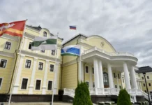 artem zhoga v uralskom okruge otmechaet moshhnyj trud stroitelej donbassa i rossii-pux-su-0