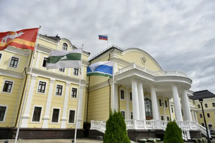 Артем Жога в Уральском округе отмечает мощный труд строителей Донбасса и России!-0