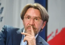 Бойцы СВО получили матерный ответ Шнурова для Бородина через ФПБК и Ленинград bojczy svo poluchili maternyj otvet shnurova dlya borodina cherez fpbk i leningrad-pux-su-0