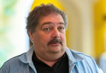 Дмитрий Быков и АСТ о запретной ставке Новая газета Европа в суде dmitrij bykov i ast o zapretnoj stavke novaya gazeta evropa v sude-pux-su-0