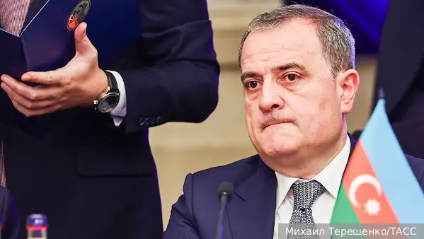 Баку потребовал от Еревана изменить конституцию