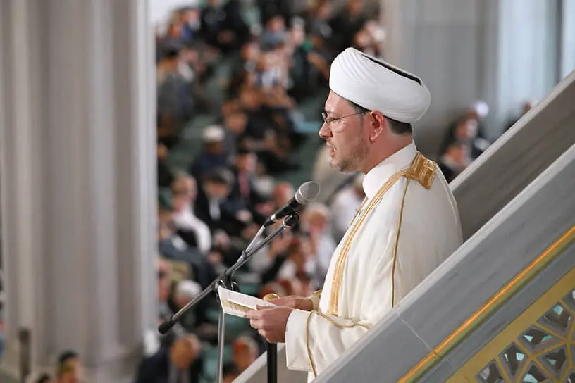 Мосгорсуд признал словарь ДУМ РФ Дамира Мухетдинова экстремистским материалом-0