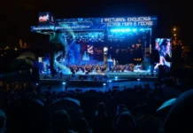 Уральский юношеский симфонический оркестр и Антон Шабуров на Фестивале мира в Москве uralskij yunosheskij simfonicheskij orkestr i anton shaburov na festivale mira v moskve-pux-su-0