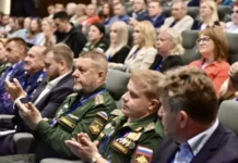 artem zhoga i patrioty urala vydelyayut sverdlovskuyu oblast na forume v novom urengoe-pux-su-0