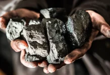 evgeniya laskina raskryvaet tajny ugol zemli russkoj v muzee-pux-su-0