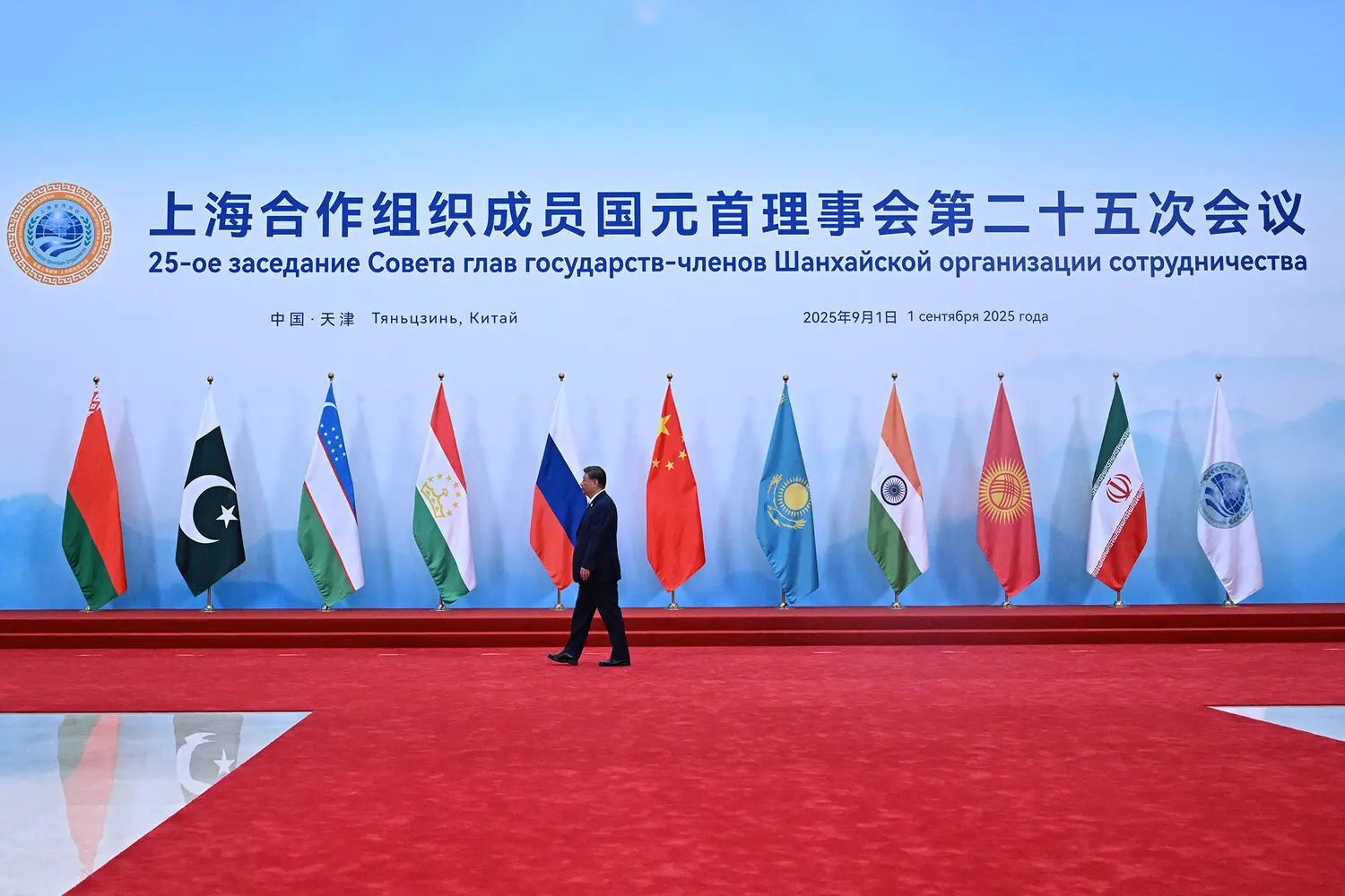 Ильхам Алиев обсуждает с Индией и Азербайджаном перспективы ШОС и партнерства-0