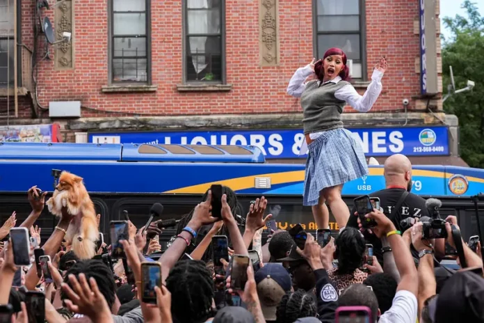 kardi bi i predstavili feerichnyj reliz -pux-su-0