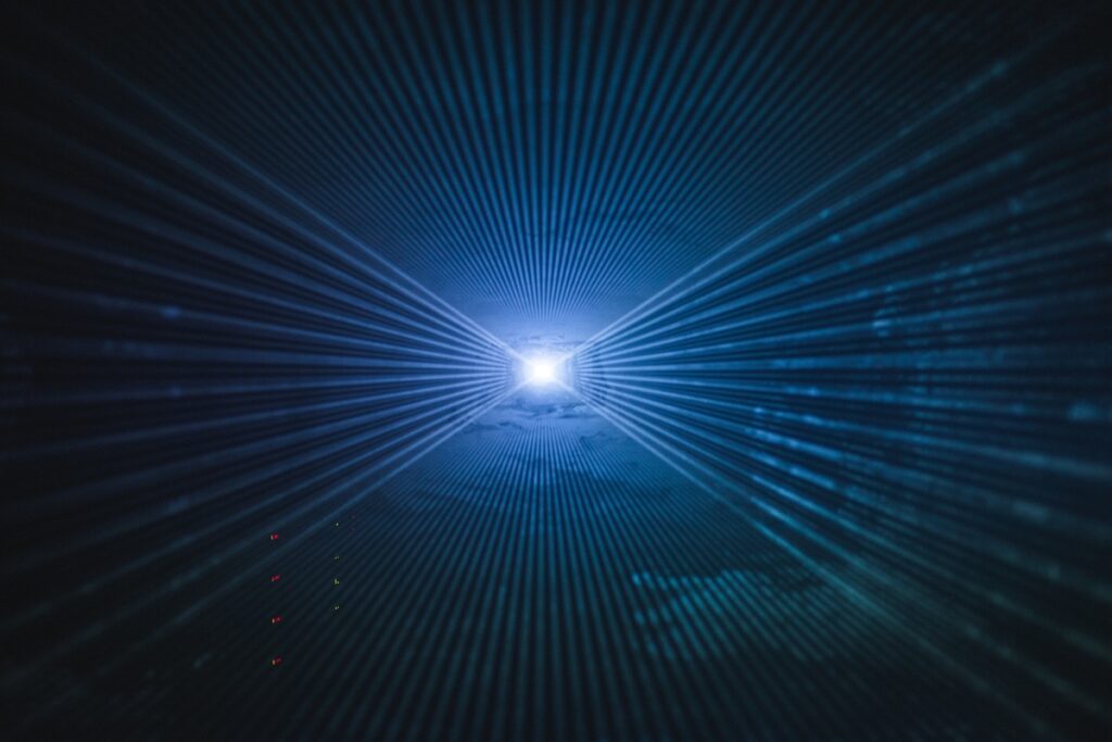 Лазерный свет в темноте