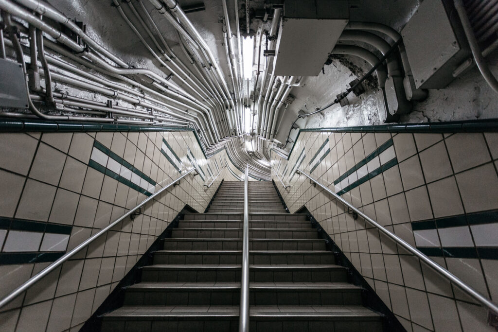 Лестница в подземный переход