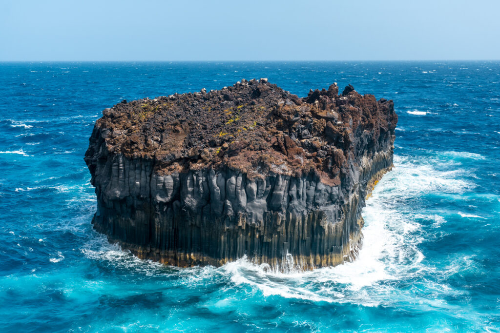 Маленький остров в океане
