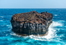 Заброшенные острова с удивительной и забытой историей Маленький остров в океане