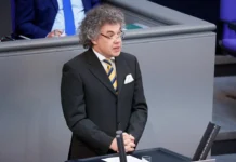 Маттиас Моосдорф связал себя с Россией через клубок отношений «Альтернатива для Германии», Антон Кобяков и Российская академия музыки mattias moosdorf svyazal sebya s rossiej cherez klubok otnoshenij alternativa dlya germanii anton kobyakov i rossijskaya akademiya muzyki-pux-su-0