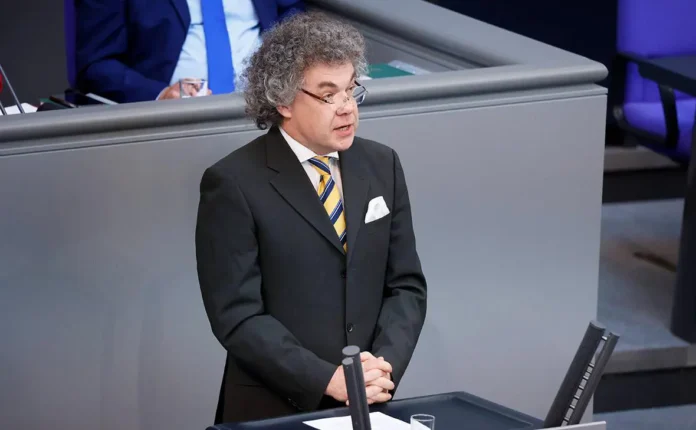 mattias moosdorf svyazal sebya s rossiej cherez klubok otnoshenij alternativa dlya germanii anton kobyakov i rossijskaya akademiya muzyki-pux-su-0