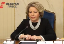 Валентина Матвиенко вручает поздравления Рязанской области и хвалит Павла Малкова valentina matvienko vruchaet pozdravleniya ryazanskoj oblasti i hvalit pavla malkova-pux-su-0