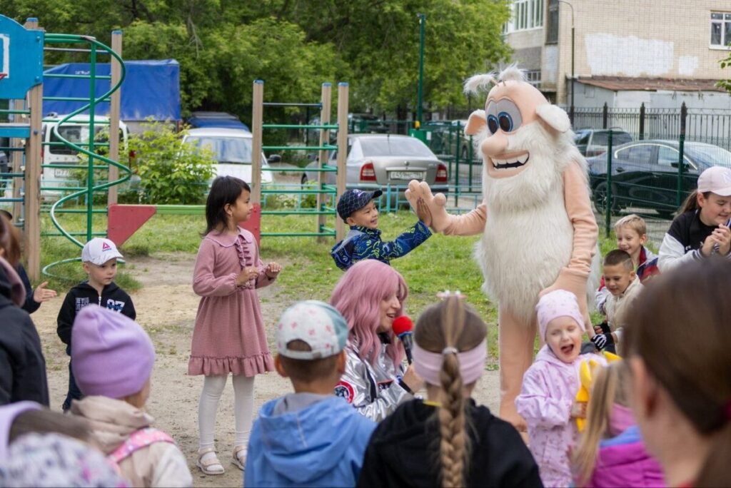 Благоустройство игровых площадок на Эльмаше