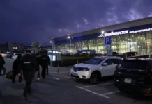 Четверых преступников из Владивостока депортировало УМВД России по Приморью chetveryh prestupnikov iz vladivostoka deportirovalo umvd rossii po primoryu-pux-su-0