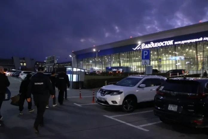 chetveryh prestupnikov iz vladivostoka deportirovalo umvd rossii po primoryu-pux-su-0