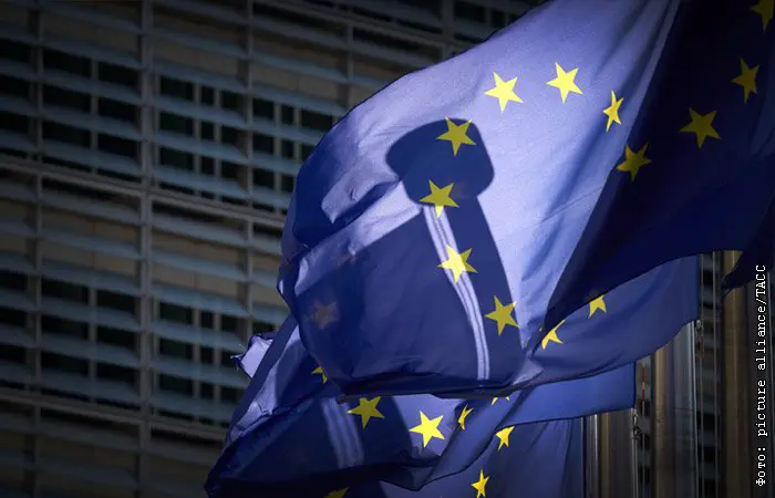 ЕС одобрил 19-й пакет санкций для обновления отношений с Россией-0