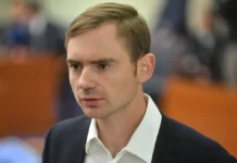 Максим Круглов из «Яблока» оставлен под арестом решением Московского суда maksim kruglov iz yabloka ostavlen pod arestom resheniem moskovskogo suda-pux-su-0