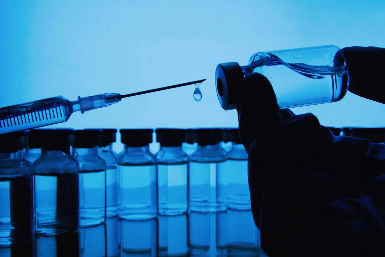 Олег Долгих и Екатерина Баньковская говорят о важности вакцинации для здоровья-0