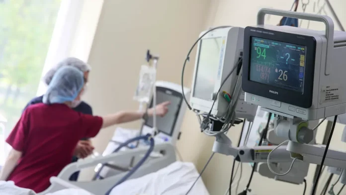 peterburzhenka upala s vysoty stremyas vstretitsya s vozlyublennym-pux-su-0