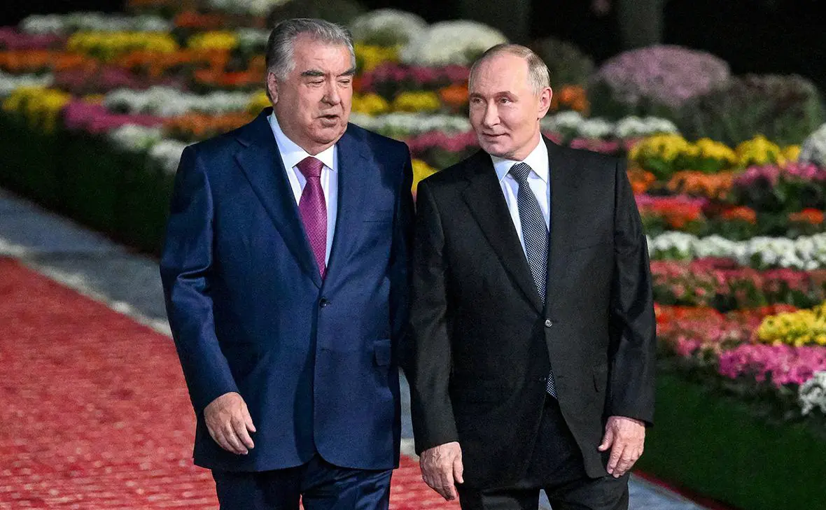 Эмомали Рахмон и Владимир Путин в Душанбе, Таджикистан, 8 октября 2025 г. (Кристина Кормилицына / Sputnik / Reuters)