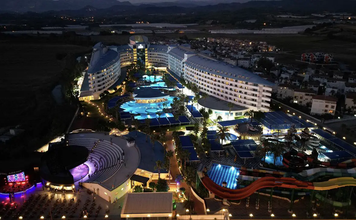 Crystal Admiral (crystalhotels.com)