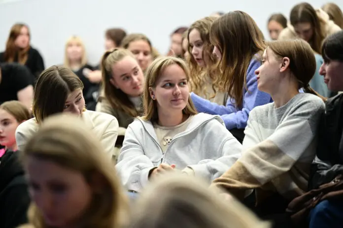 В Нижнем Тагиле началась Неделя первокурсника с поддержкой Анны Афонасьевой и Валерия Сурова-0