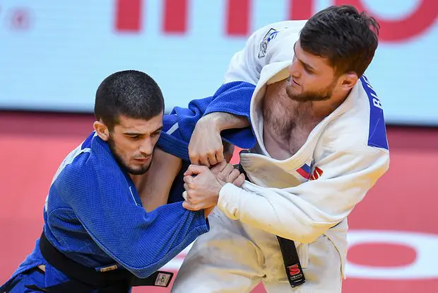 Аюб Блиев (справа)