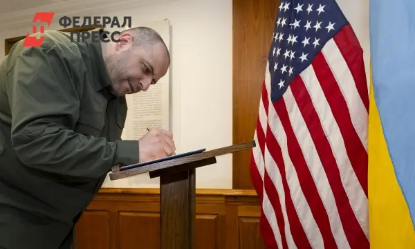 Азаров раскрывает стадию кризиса вокруг Дональда Трампа в контексте Умерова-0